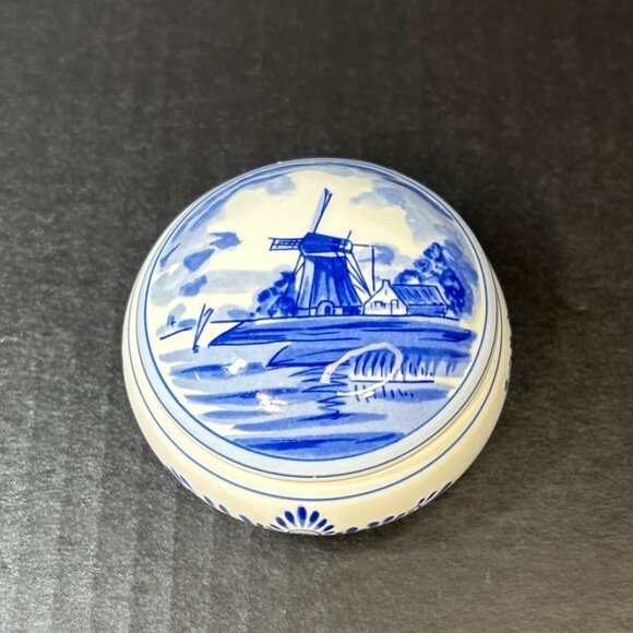 Vintage Delft Blue Trinket Box with Lid Blue and White Round Painted Holland - Picture 1 of 6